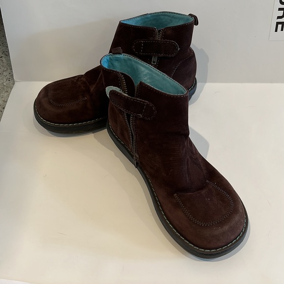 Gap Kid’s Fall Brown Suede Leather Boots, Size 1 - Picture 2 of 7